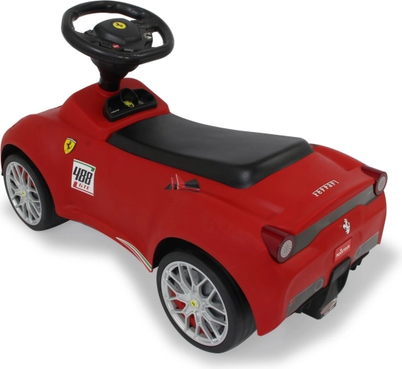 Hivatalos licenc és élethű Ferrari-megjelenés