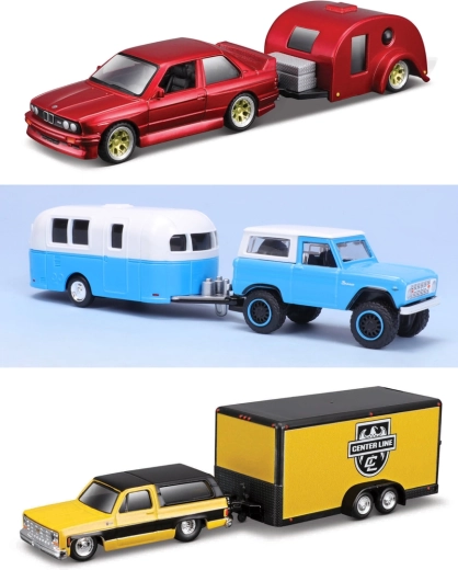 Maisto Design Tow & Go autómodell utánfutóval 1:64