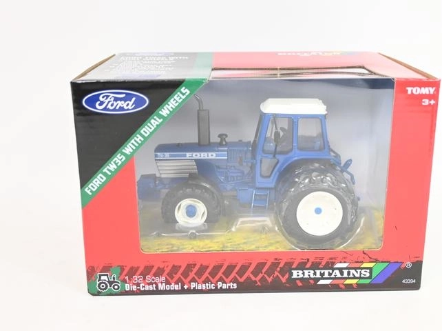 TOMY Britains Ford TW35 traktor modell dupla hátsó kerekekkel – 1 db