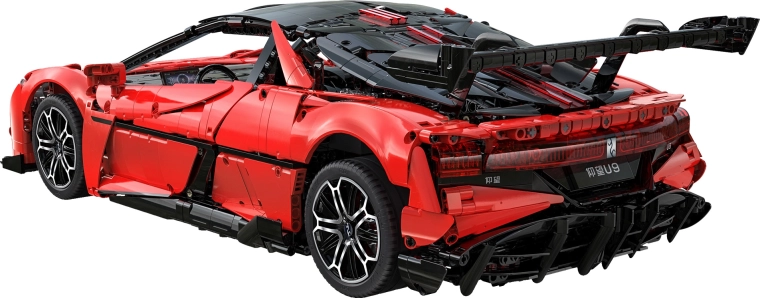 Élethű szupersportautó 1:8 méretarányban