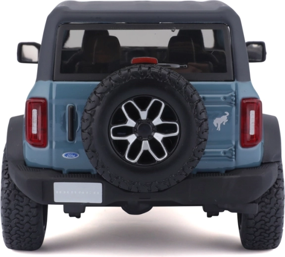 Ford Bronco off-road stílus pótkerékkel