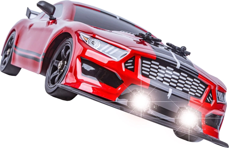 LED-fények és sportos Mustang stílusú karosszéria