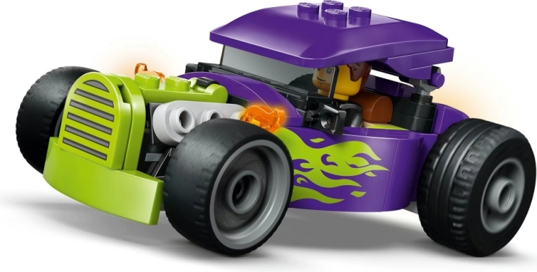 Menő dizájn lángokkal és nagy kerekekkel