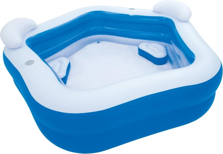 Beépített ülések és fejtámaszok a maximális kényelemért