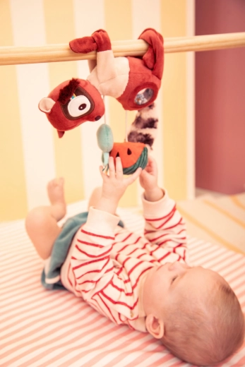Lilliputiens felfüggeszthető játék – Elvis, a maki