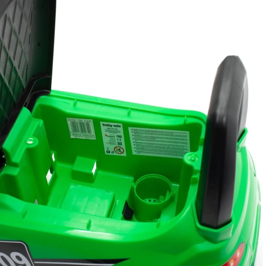 Tárolórekesz az ülés alatt