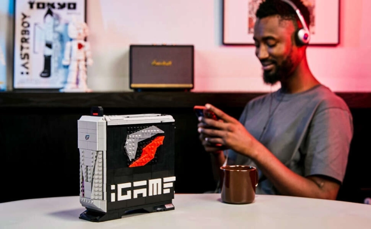 Stílusos vitrindekoráció gamer setuphoz