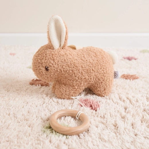 Kellemes plüss és fa gyűrű a kis kezeknek