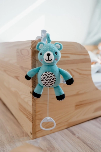 Puha plüss és kontrasztos minták