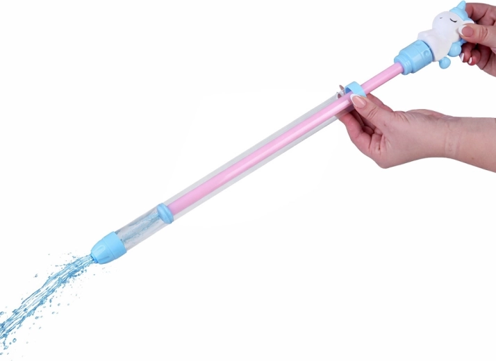 Erős vízsugár a pumpás fecskendőnek köszönhetően