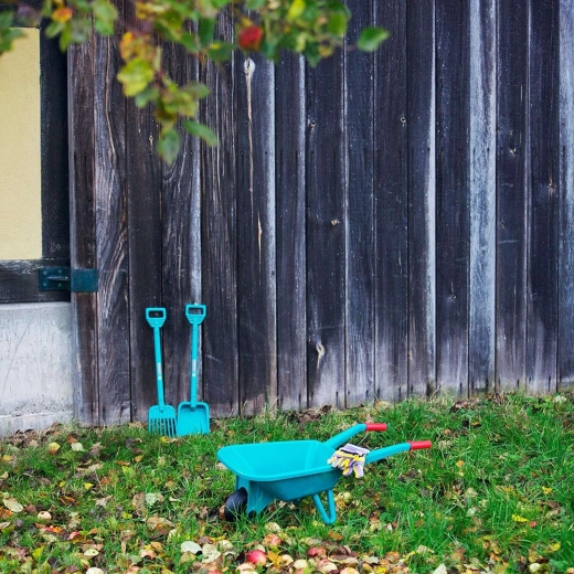 Lapát és gereblye kis kertészeknek