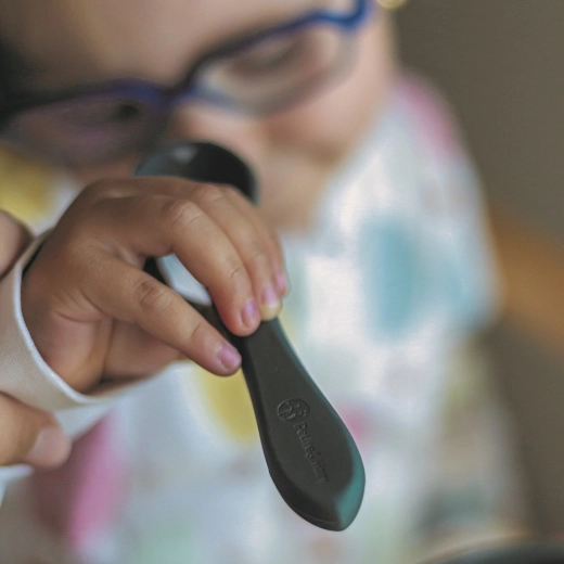 Ergonomikus fogás a kis kezeknek