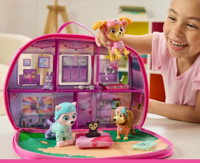 Hősfigurák billegő fejjel