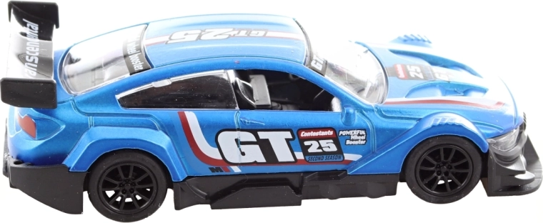 Fém karosszéria és részletgazdag kidolgozás