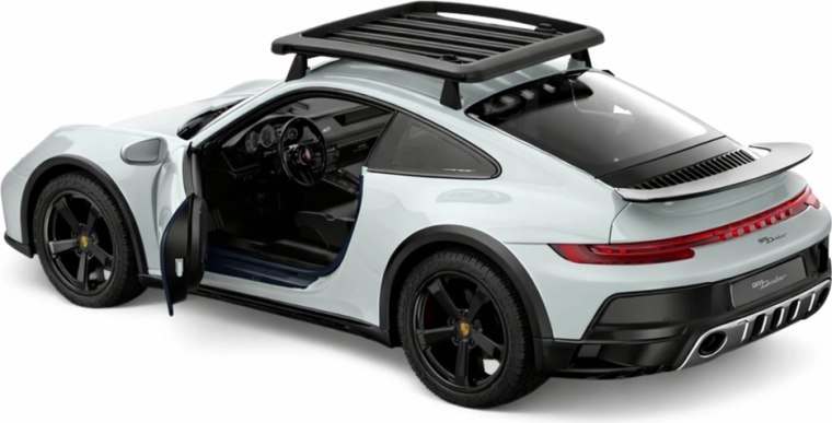 Nyitható ajtók és hű részletek