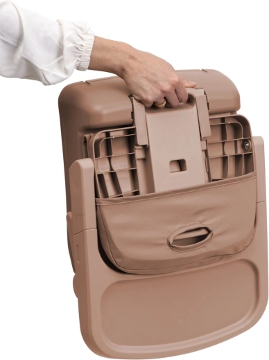 Kompakt összehajtás és könnyű hordozhatóság