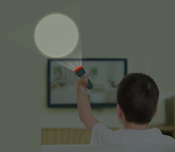 Erős zseblámpa felfedezéshez sötétben is