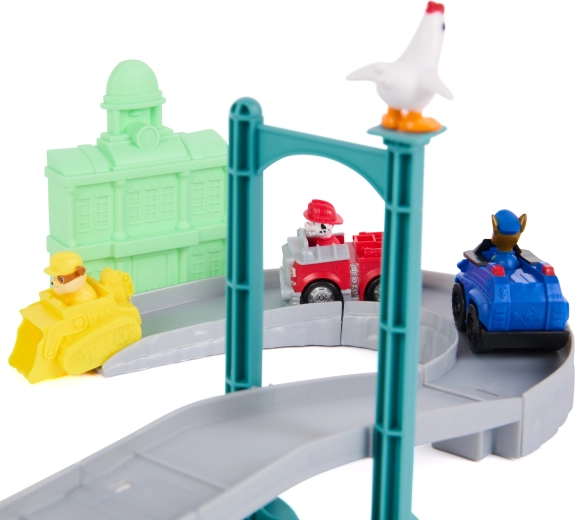 3 jármű és Chickaletta figura a csomagban