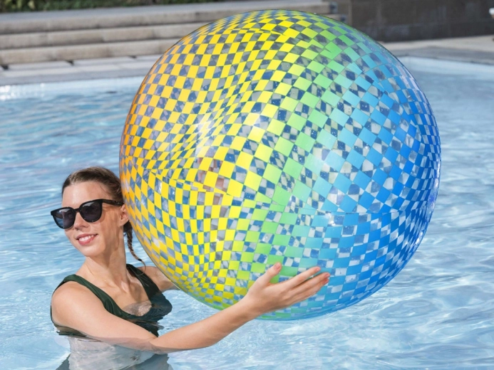 Nagy, 107 cm-es átmérő a maximális szórakozásért