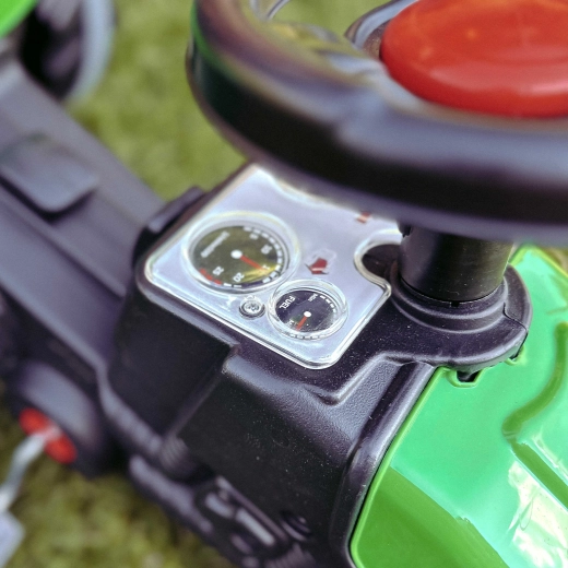 Szabadalmaztatott kormányzás és duda a kormányon