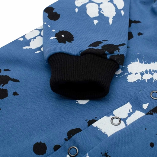 Könnyű öltöztetés a teljes hosszban patentos záródásnak köszönhetően