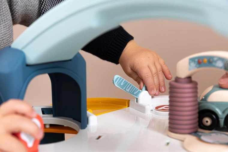 Interaktív lift és autómosó, mint az igazi