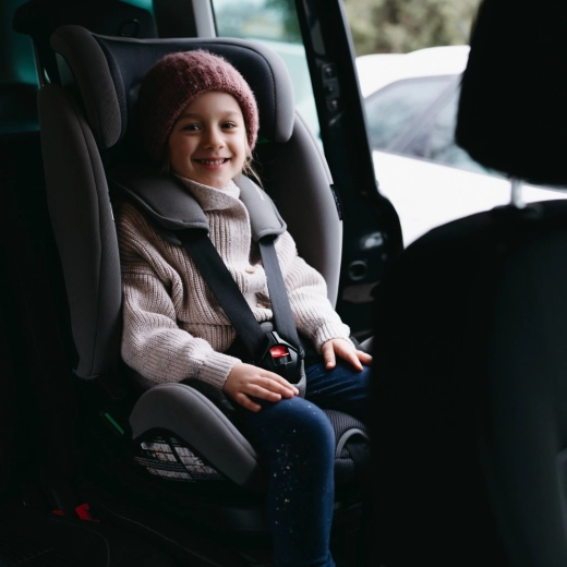 Biztonságos bekötés és ISOFIX beszerelés