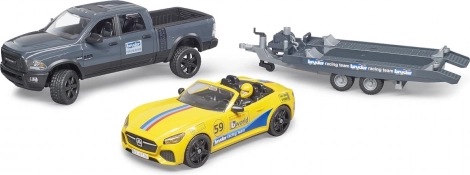 Bruder terepjáró RAM pick-up utánfutóval, sportkocsival és figurával