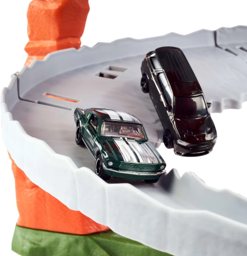 2 db 1:64 méretarányú Matchbox fém kisautó a csomagban