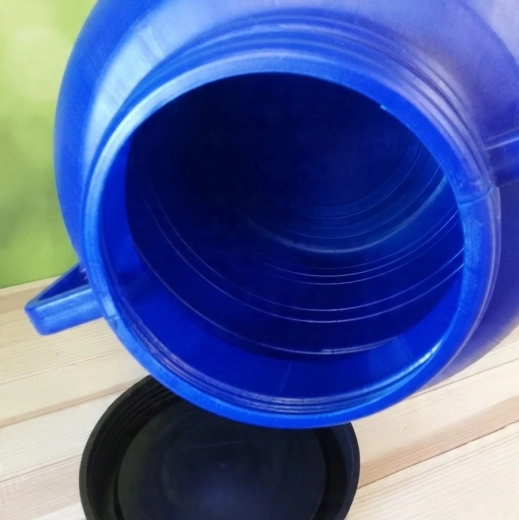 Széles nyak a könnyű töltéshez és tisztításhoz