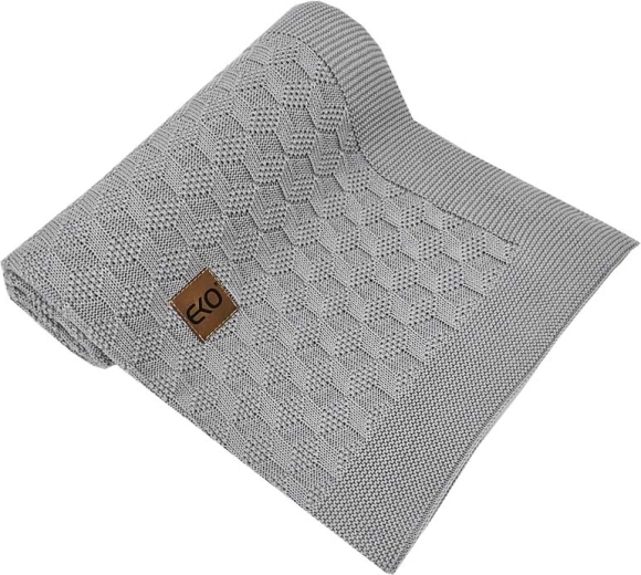 Puha, légáteresztő kötött anyag