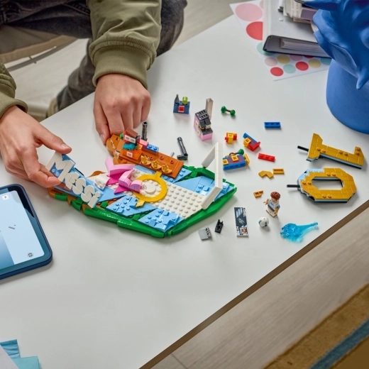 Szórakoztató építés digitális LEGO Builder útmutatóval