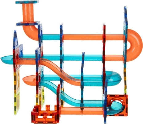 Kreatív 3D építmények és sima golyómozgás