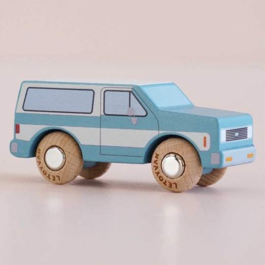 Le Toy Van fából készült kisautó Chuck – klasszikus SUV