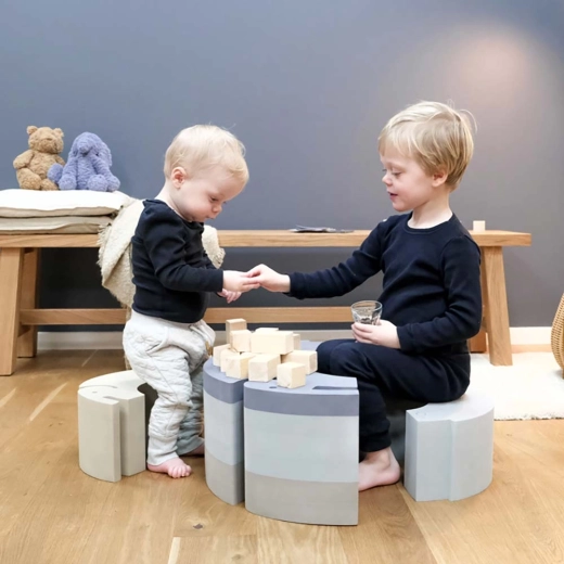 Biztonságos játék otthoni akadálypálya részeként is