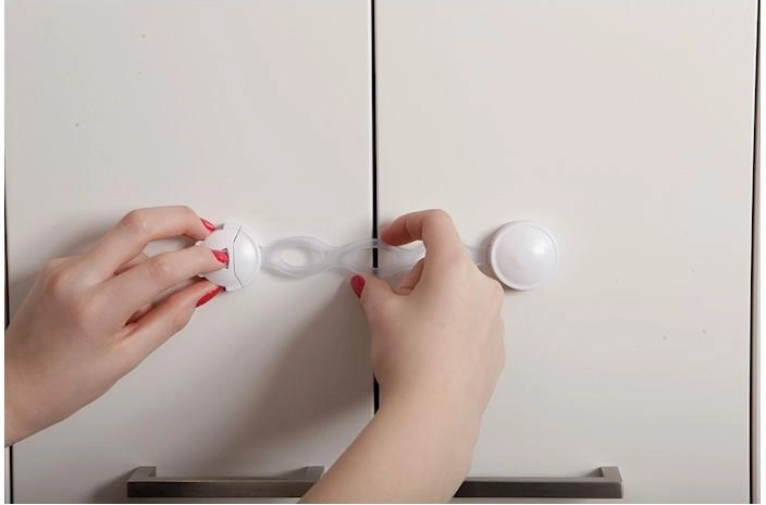 Gyors, szerszám nélküli öntapadós telepítés