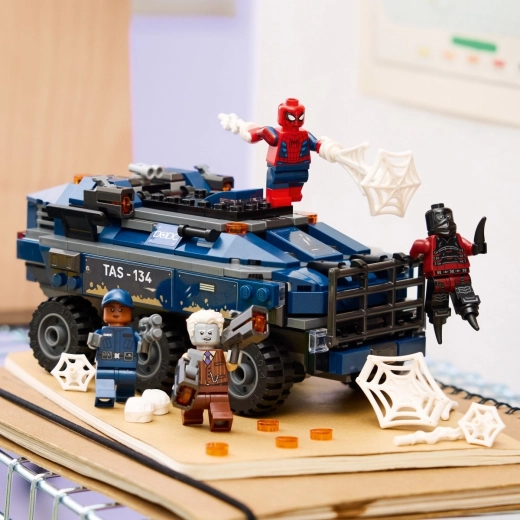 4 minifigura és kiegészítők Marvel-történetekhez