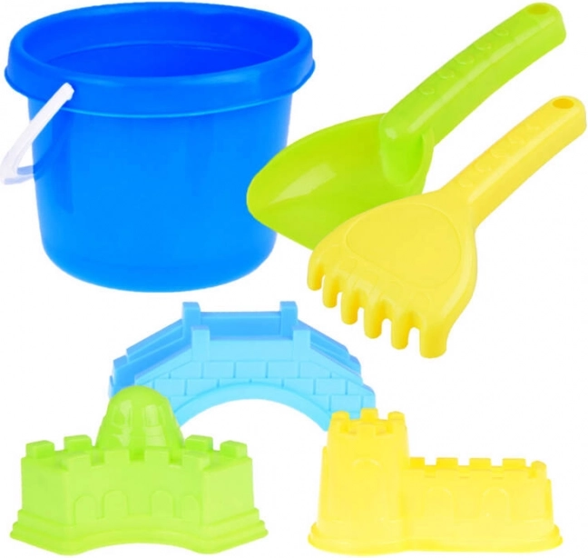 Strand homokozó készlet vödörrel, lapáttal, gereblyével és formákkal