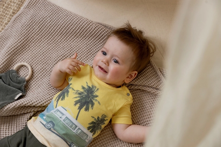 Könnyű öltöztetés patentokkal