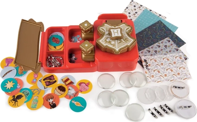 Minőségi anyagok a tartós kitűzőkért