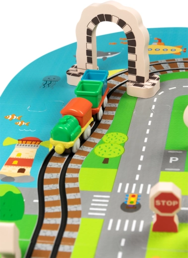 Önjáró mozdony és vagonkák