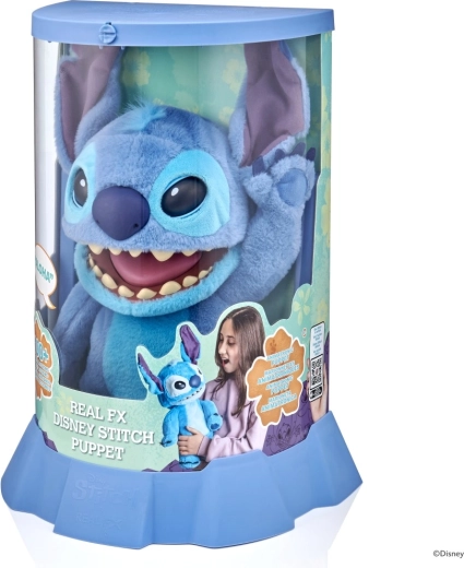 Érintésre, hangra és mozgásra reagál