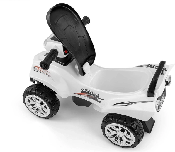 Praktikus tároló az ülés alatt