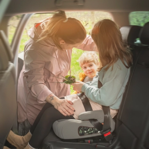 A 3 pontos biztonsági öv helyes vezetése