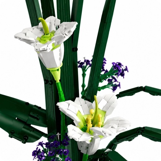 Realisztikus liliomok mint design dekoráció
