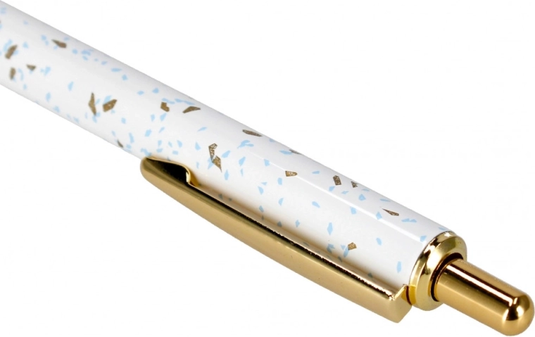 Kihúzható mechanizmus és fém klipsz