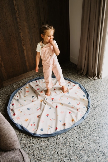 Nagy, 140 cm-es felület a kényelmes játékhoz