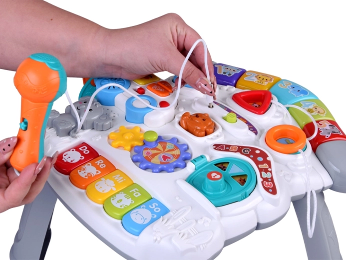 Mikrofon és bátor megszólalás