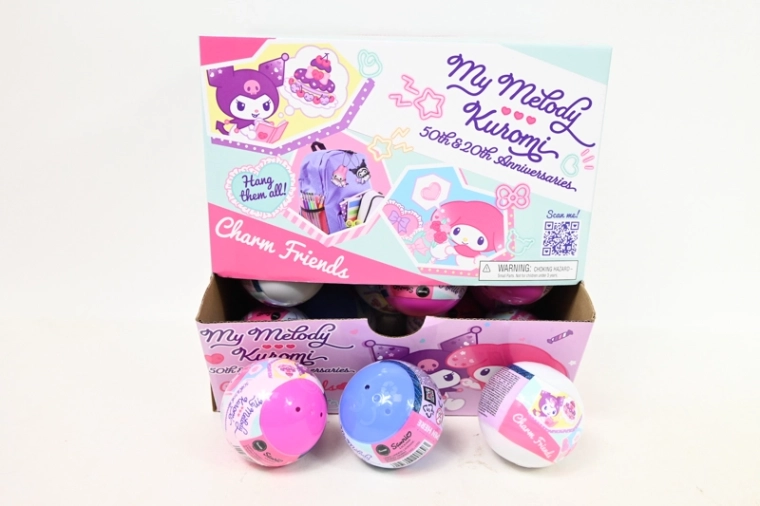 Hello Kitty meglepetésgömb 65 mm Kuromi és My Melody