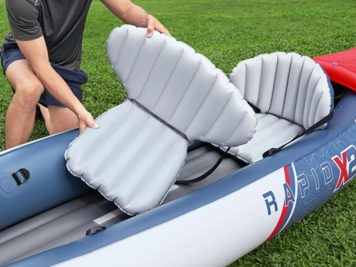 Kényelmes, felfújható háttámlás ülések